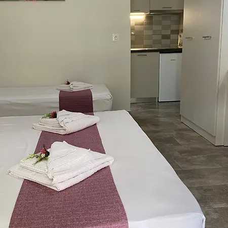 Aparthotel Harmony & *
